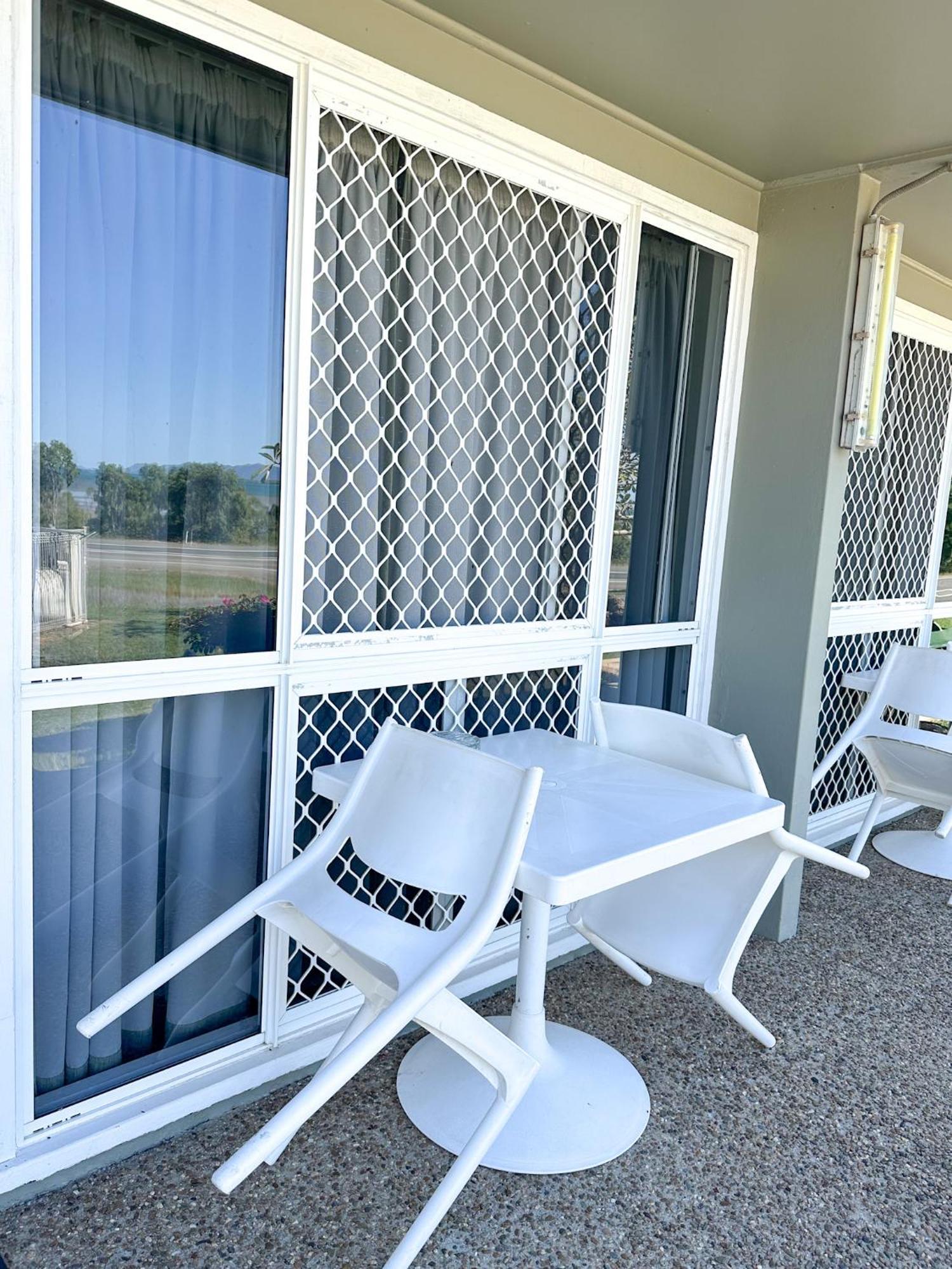 Ocean View Motel Bowen Esterno foto