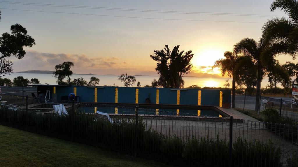 Ocean View Motel Bowen Esterno foto