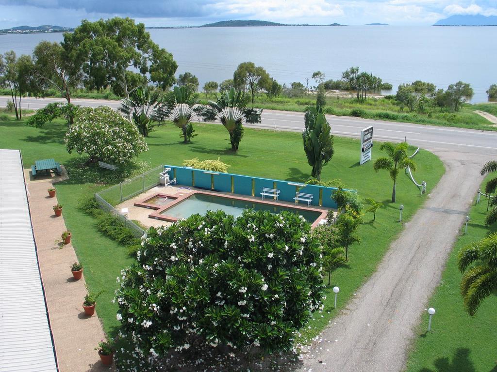 Ocean View Motel Bowen Esterno foto