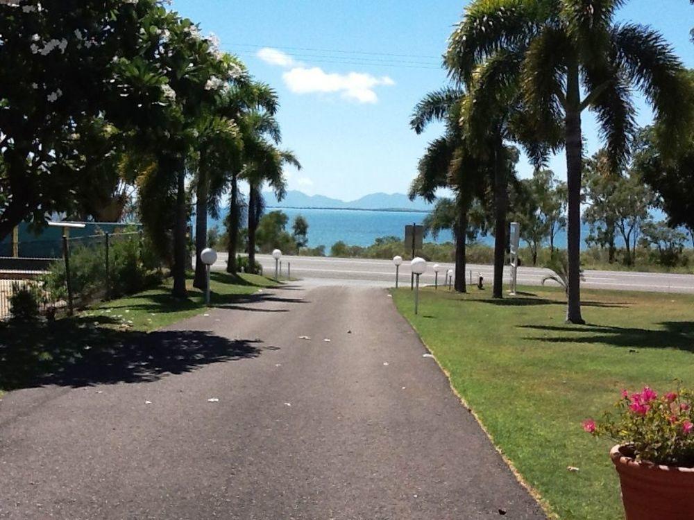 Ocean View Motel Bowen Esterno foto