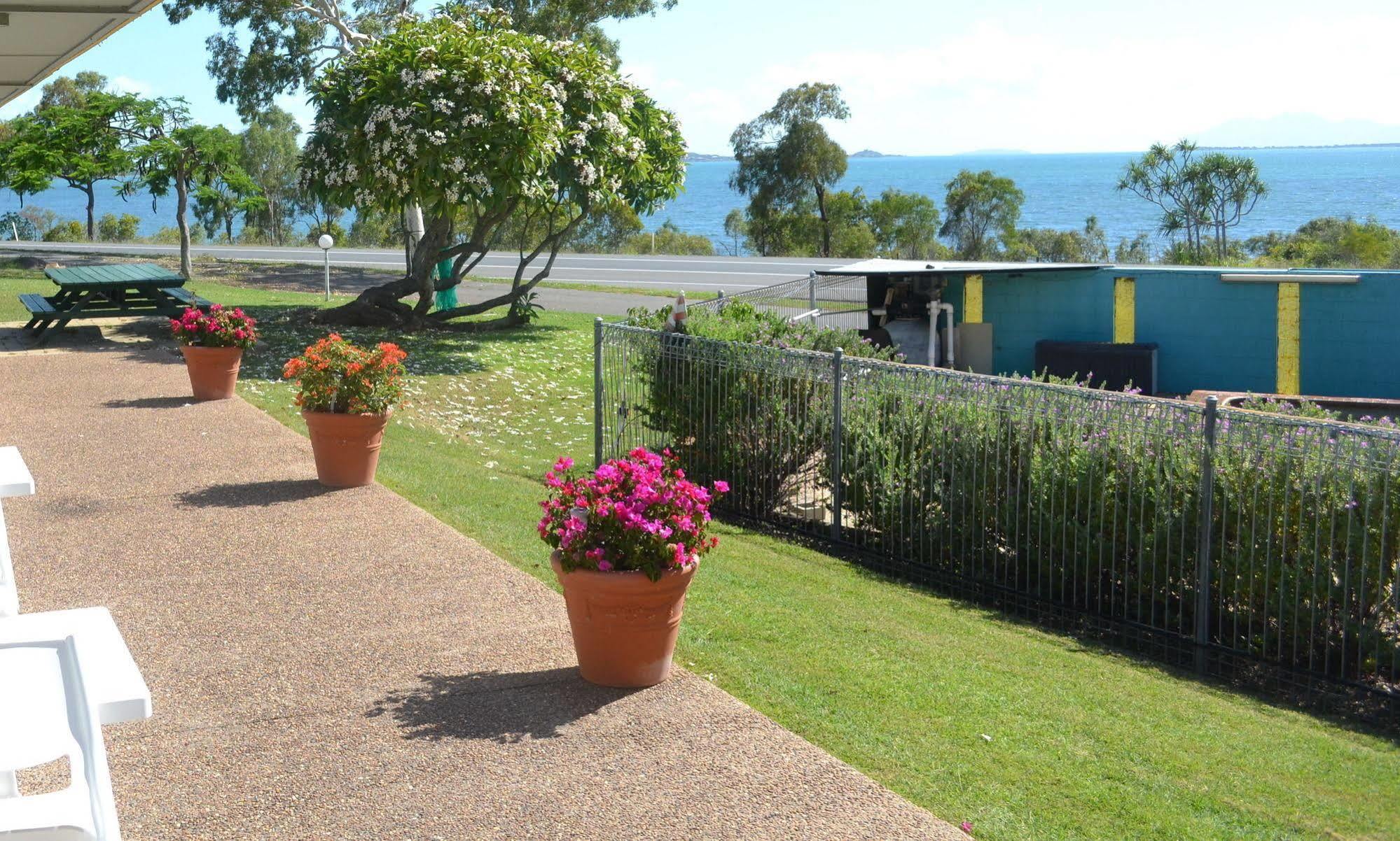 Ocean View Motel Bowen Esterno foto