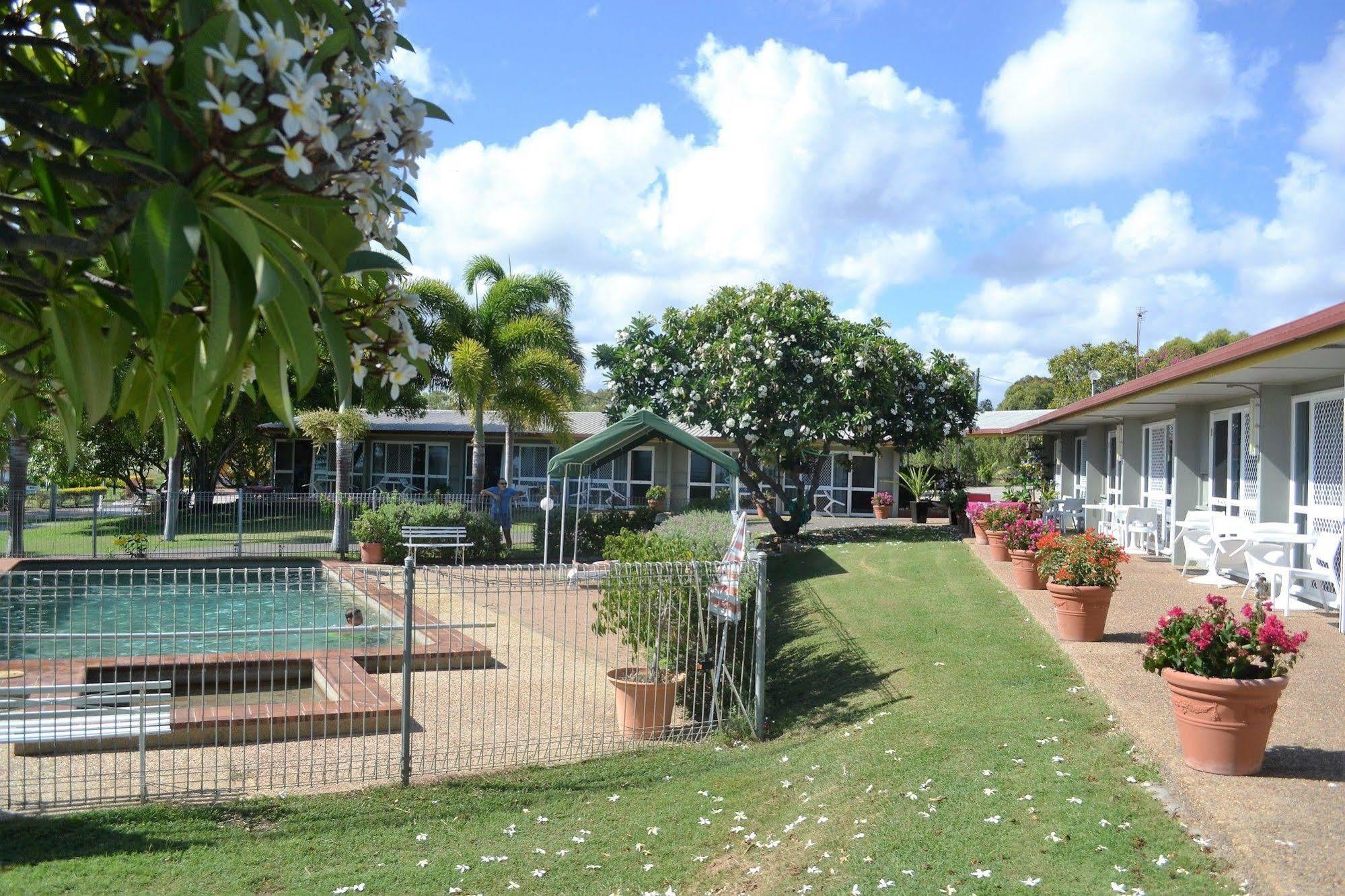 Ocean View Motel Bowen Esterno foto