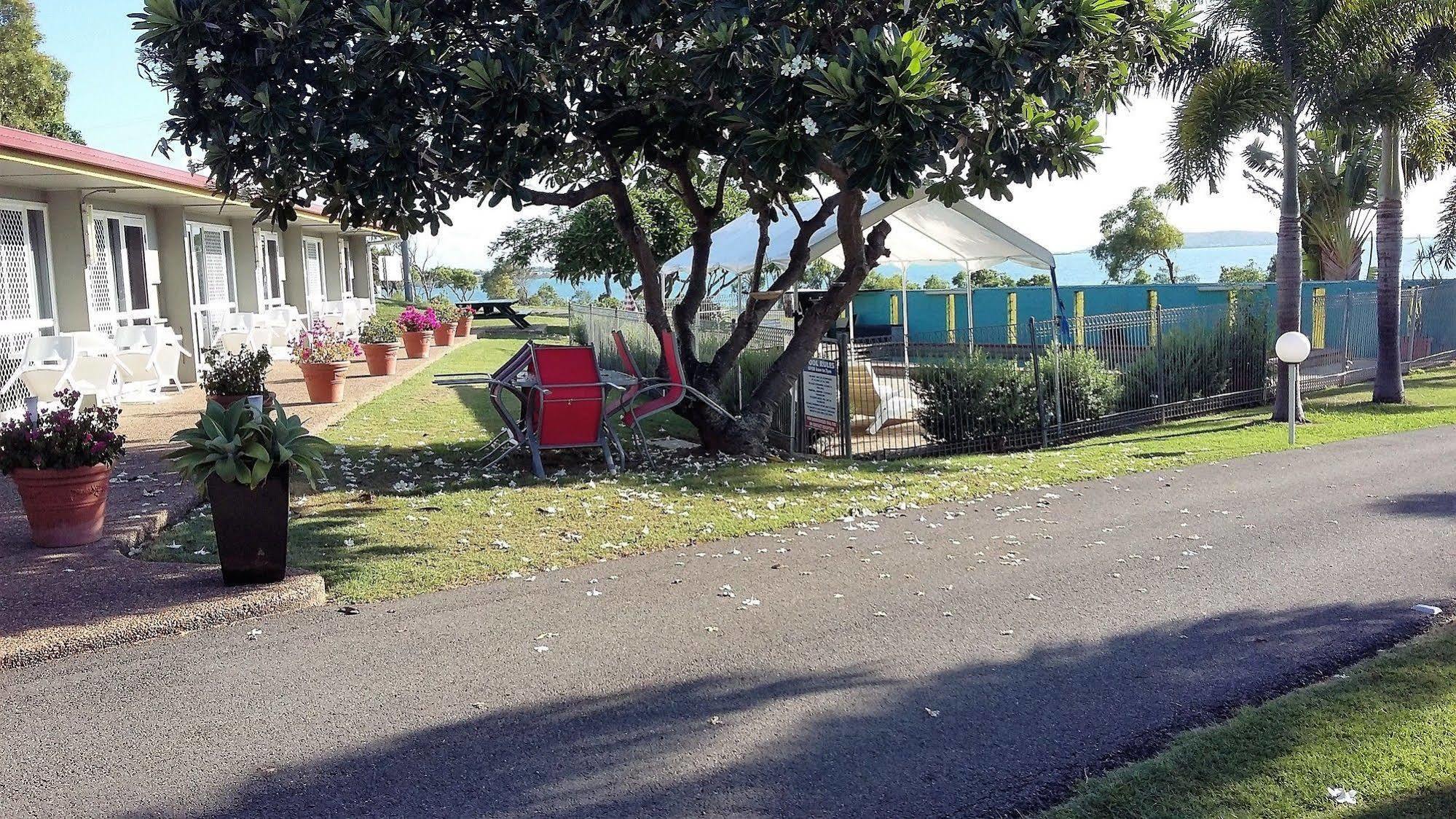 Ocean View Motel Bowen Esterno foto