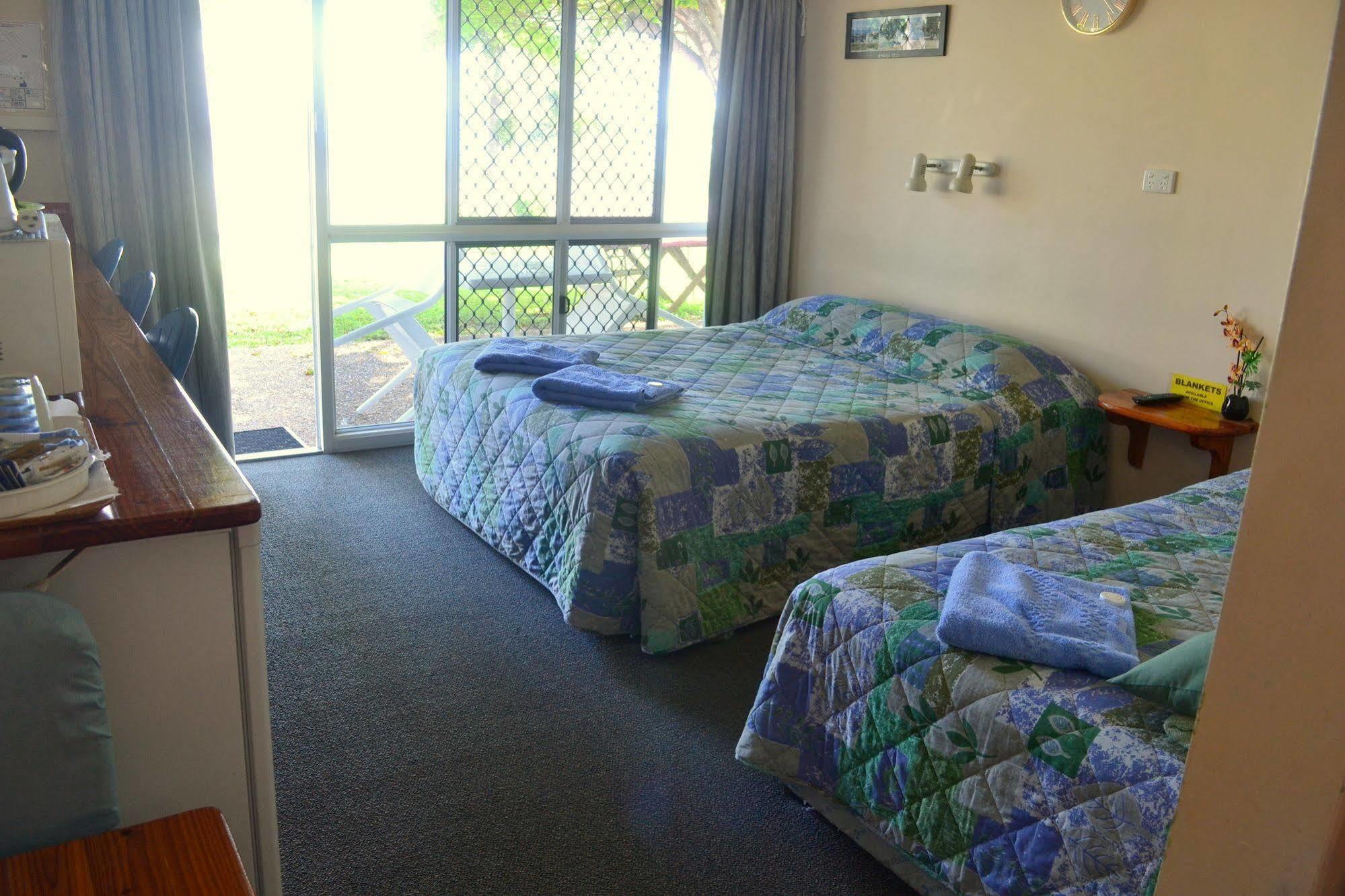Ocean View Motel Bowen Esterno foto